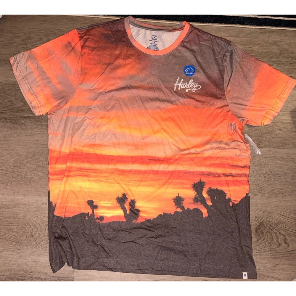 Hurley All over print t-shirt Men’s XXL NWT